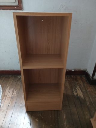 Mueble de madera con 2 compartimentos