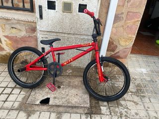 Bicicleta BMX Roja