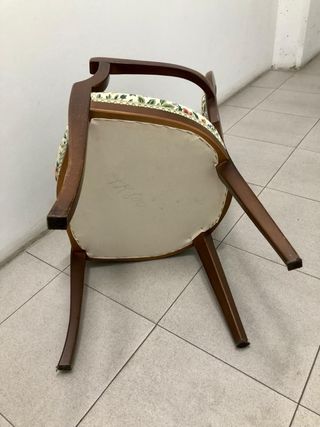 Butaca pequeña floral madera