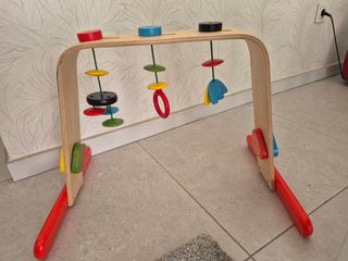 Gimnasio bebé madera IKEA