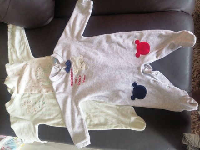 Lote 2 pijamas bebé 6/9 meses de  RePanda