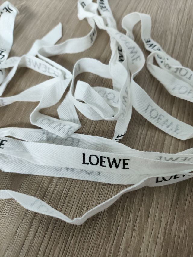 Fita de tecido Loewe branca
