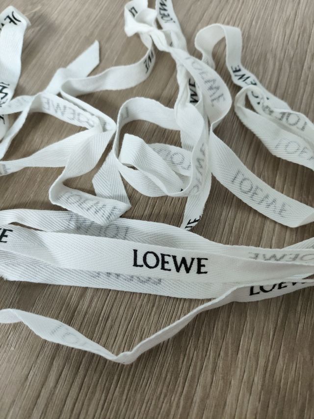 Fita de tecido Loewe branca