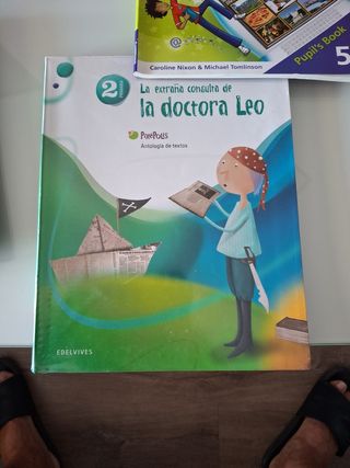 Antologia de textos 2º Primaria: (La extraña co...