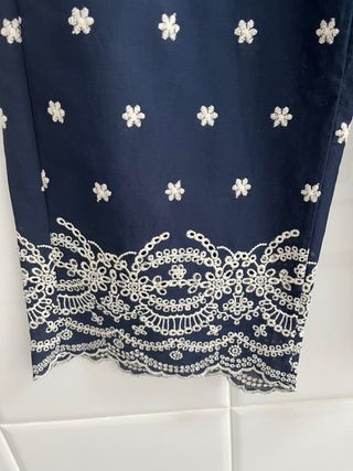 Pantalón Zara bordado floral azul T.XS