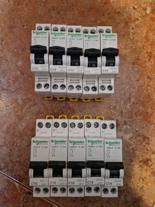 Interruptores Schneider Electric IDPN F C10 y C16