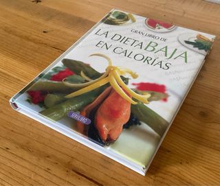 LIBRO DE LAS ENSALADAS Y DIETA BAJA EN CALORÍAS 