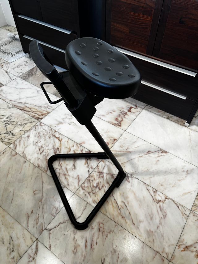 Taburete técnico de taller negro