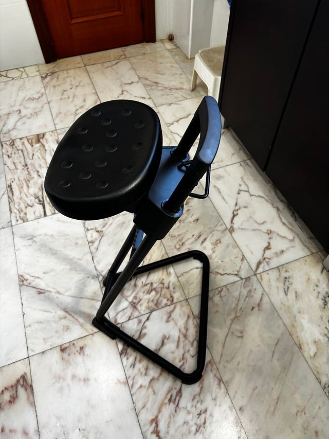 Taburete técnico de taller negro