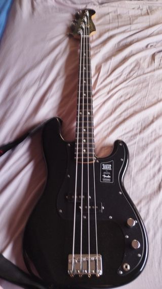 Fender Precision Bass Edición Limitada