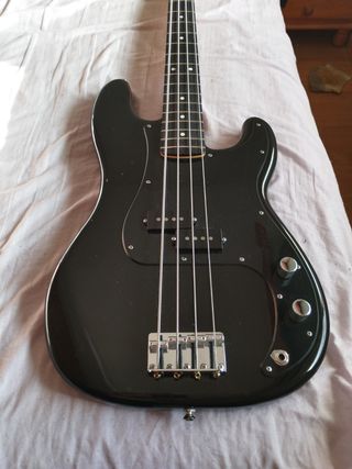 Fender Precision Bass Edición Limitada