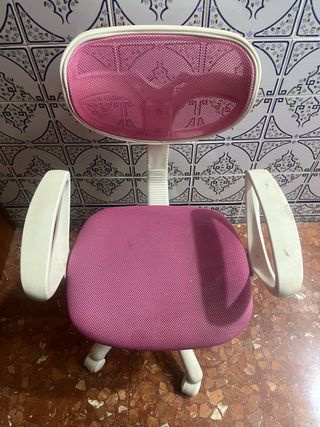 Silla de estudio rosa y blanca