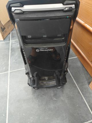 Torre PC Thermaltake (sin disco ni gráfica)