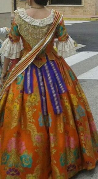 Traje de Fallera
