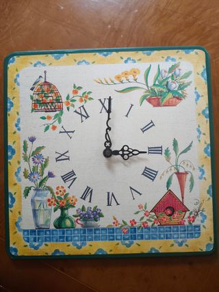 Reloj de pared decorativo