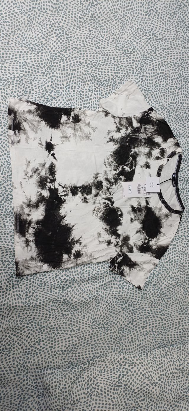 camiseta nueva zara