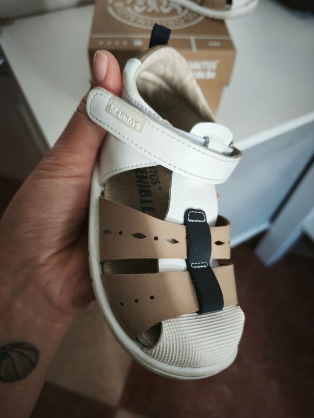 Sandalias barefoot Titanitos Talla 25