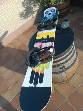 Tabla Bataleon Evil Twin + Fijaciones Union