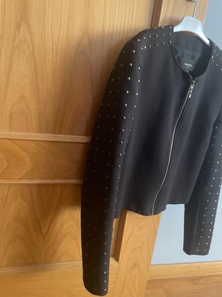 Cazadora Mango Negra Tachuelas Talla XS