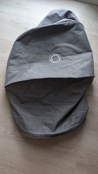 Capota extensible y cubrepies Bugaboo gris