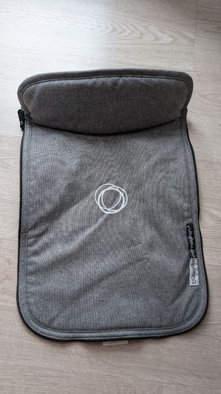 Capota extensible y cubrepies Bugaboo gris