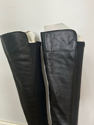 Botas altas de piel negra talla 38