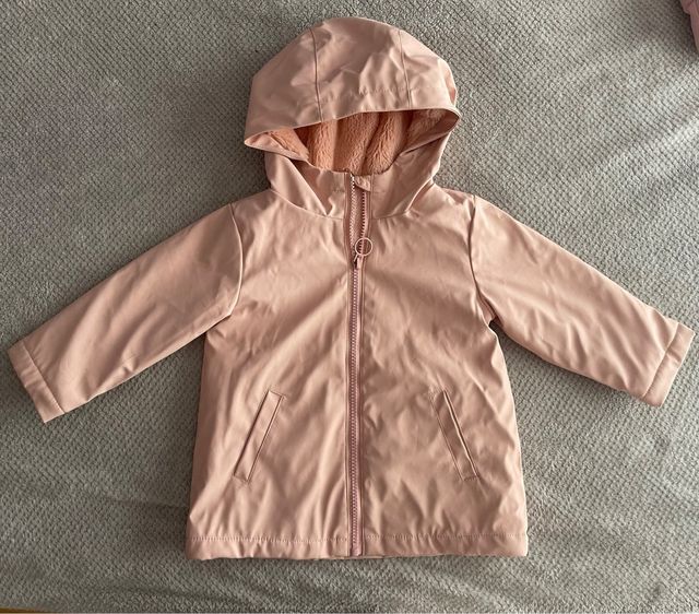 Abrigo niña rosa con capucha