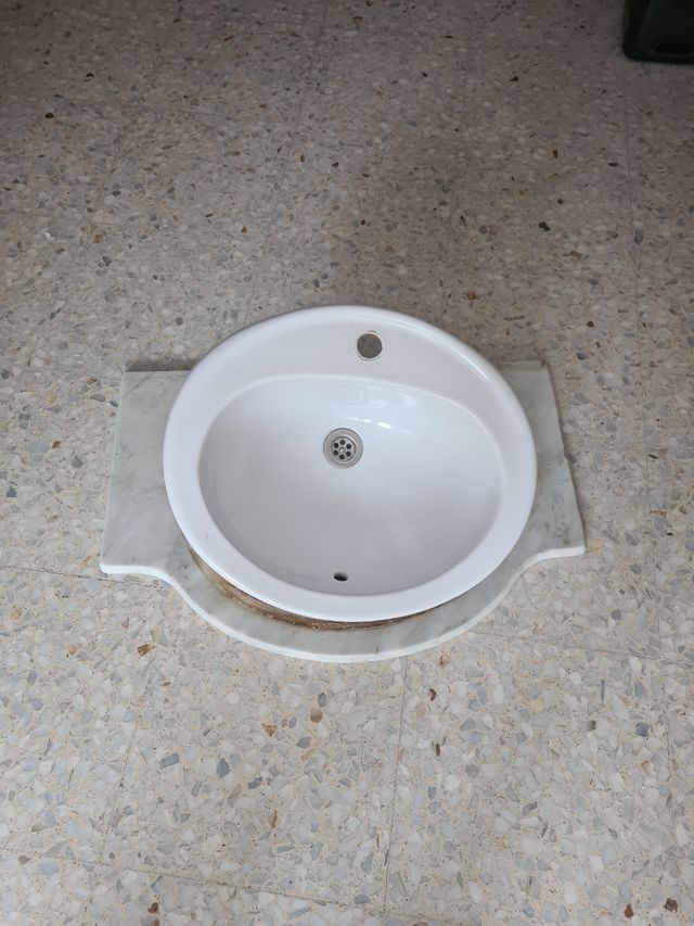 Lavabo de mármol y piedra
