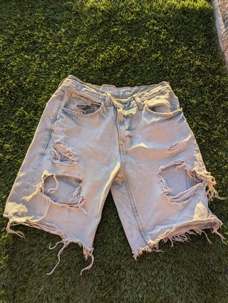 Bershka Vaqueros Cortos Desgastados