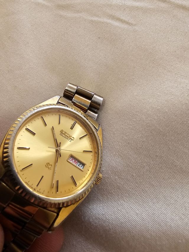 Reloj Seiko Quartz Dorado