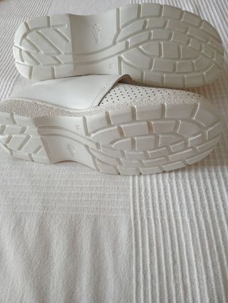 Zapatos blancos trabajo
Unisex.