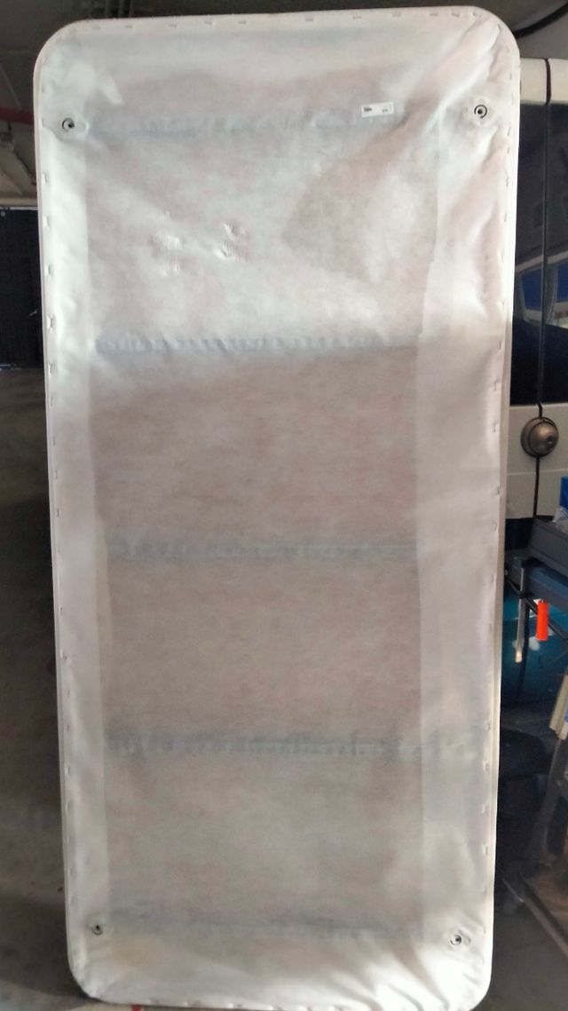 Somier 90x200cm Ikea. Patas atornilladas incluidas