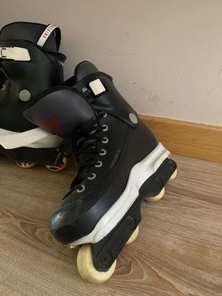 Patines Agresivos SWAY Negros 
Talla 41 