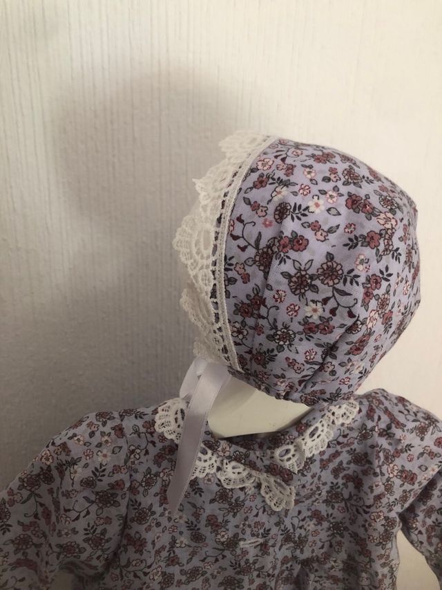 Conjunto vestido y capota floral muñecos Reborns.