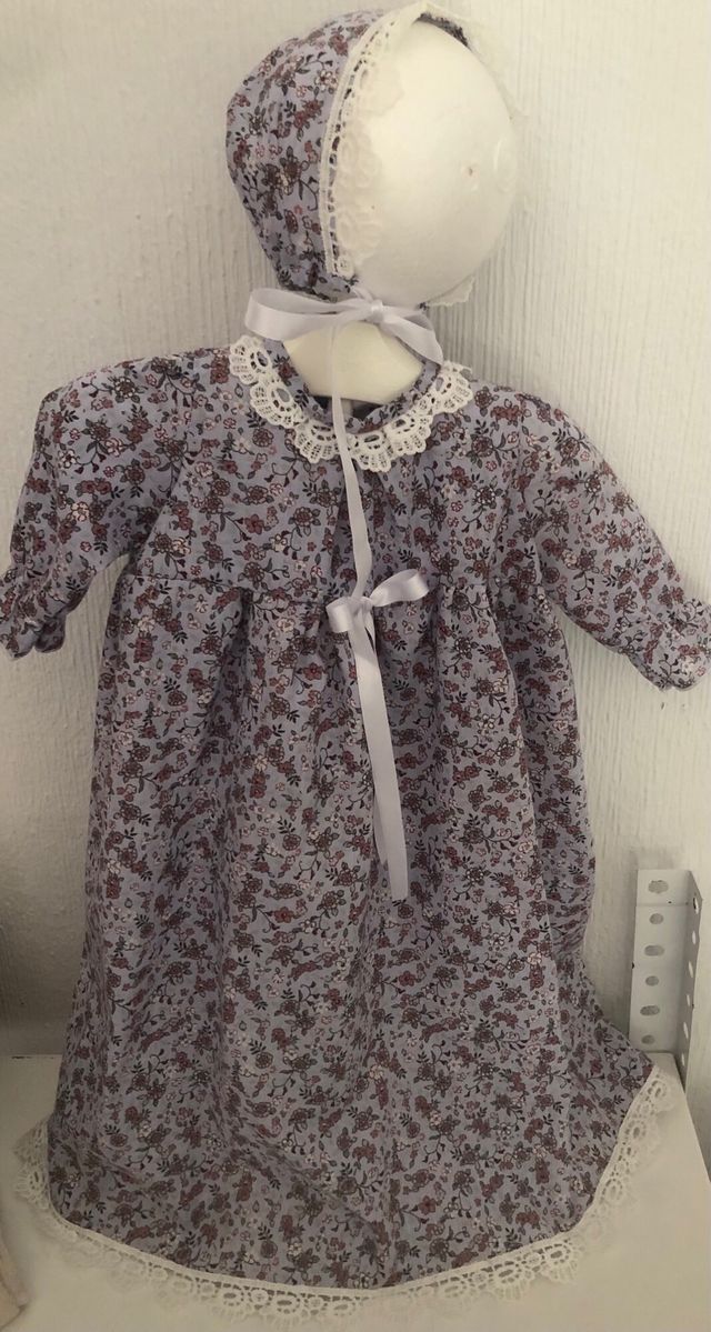 Conjunto vestido y capota floral muñecos Reborns.