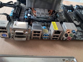 Placa ASRock H77 Pro4 MVP + Xeon E3 1240 v2 + 32GB