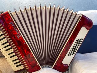 Acordeon Parrot 32 bajos