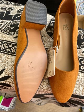 Zapatos tacón camel ante