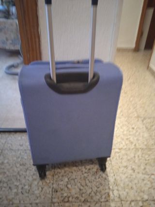 Maleta de viaje azul marino 
Piquiña 