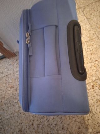 Maleta de viaje azul marino 
Piquiña 