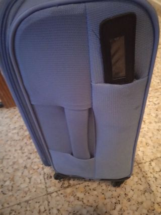 Maleta de viaje azul marino 
Piquiña 