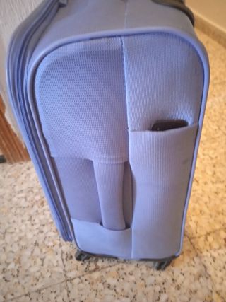 Maleta de viaje azul marino 
Piquiña 