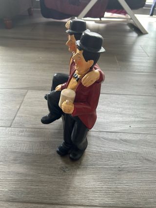 Figura Laurel y Hardy con sombrero