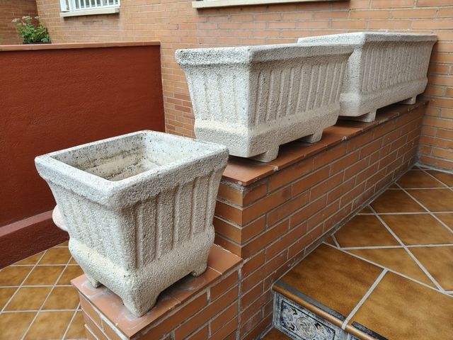 Jardineras de piedra