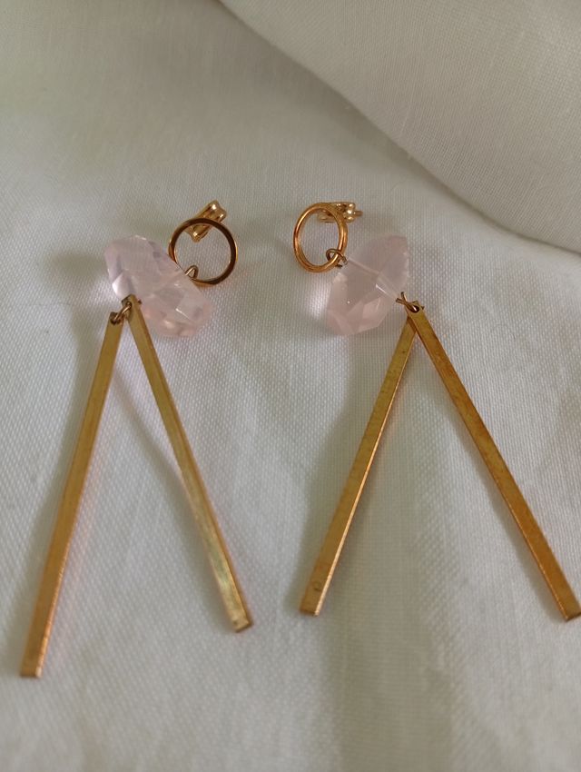 Pendientes largos oro rosa cuarzo