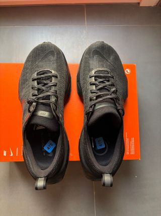 Nike Invencible Run 3 Negro