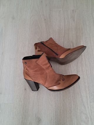 OFERTA!!!. Botines camperos, botas marca BDA piel.
