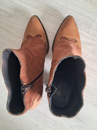 OFERTA!!!. Botines camperos, botas marca BDA piel.