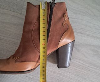 OFERTA!!!. Botines camperos, botas marca BDA piel.