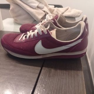 Zapatillas Nike Moradas y Blancas